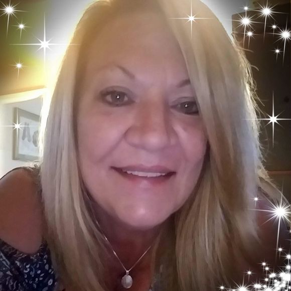 Meet your Posher, Denise - Picture 1 of 1